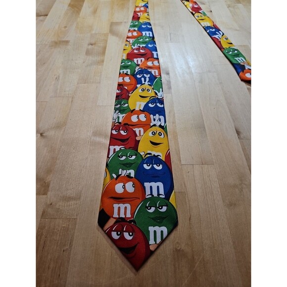 M&M's Characters All Over Large Print Men's Necktie Mars Candy Novelty Tie - Picture 3 of 14